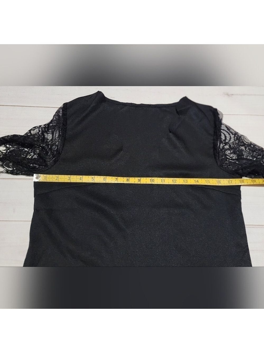 Scallop V-neck Lace Sleeve Black Top Small - New Without Tags - Picture 7 of 8